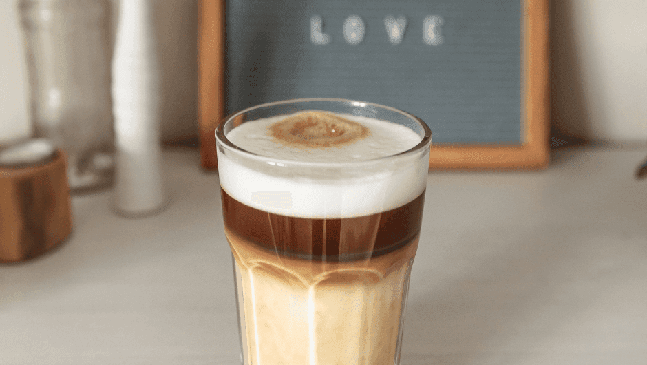 This is how you make the perfect latte macchiato at home