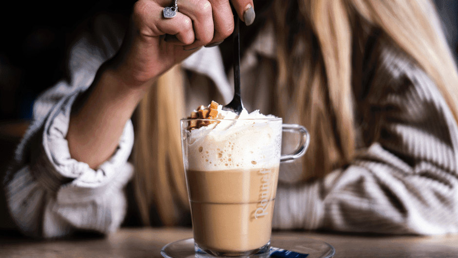 Viennese coffee, how to make it at home with the traditional recipe