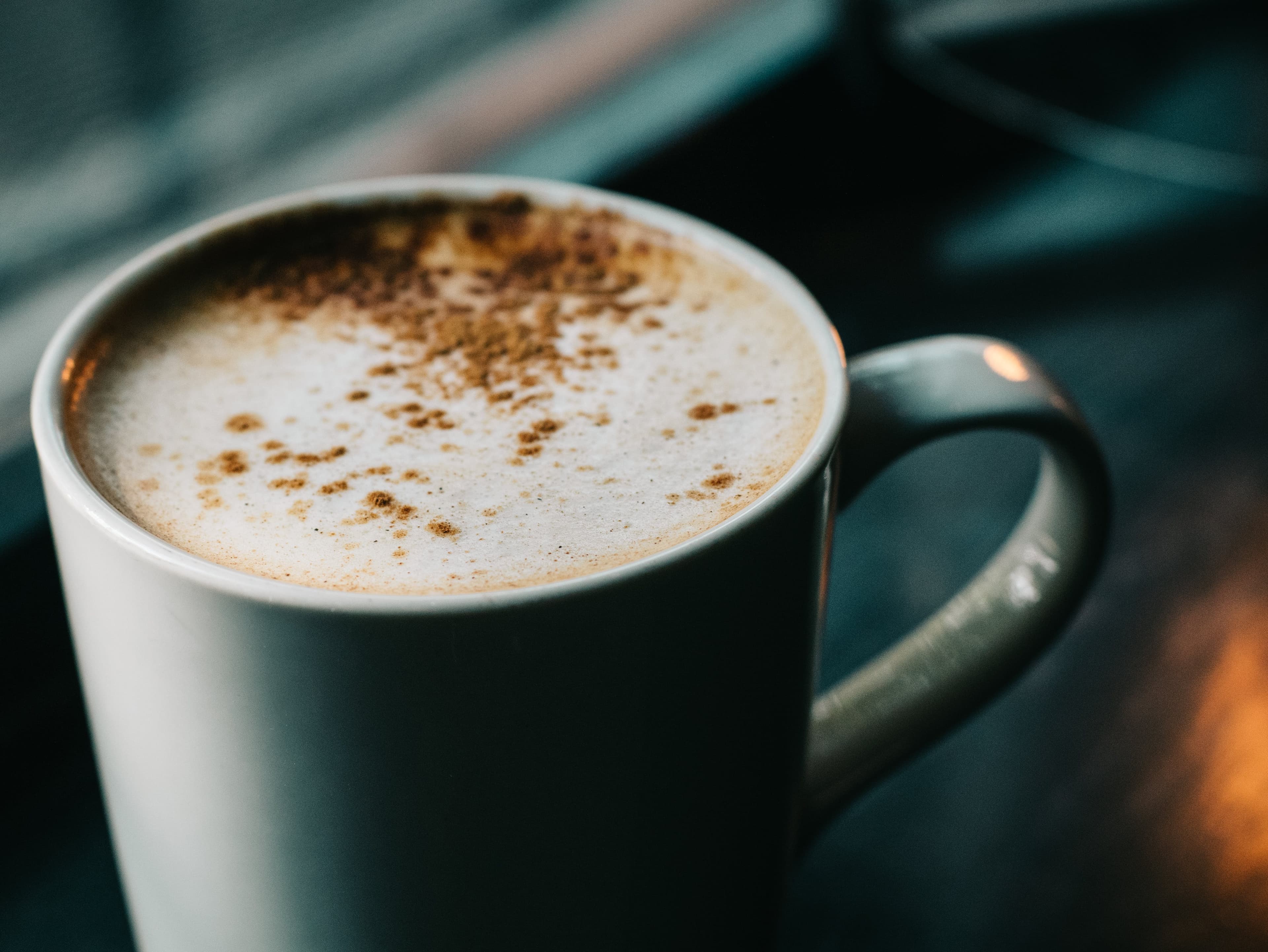 Vegan Cinnamon Bun Latte Recipe | Homemade Espresso Cinnamon Bun Latte