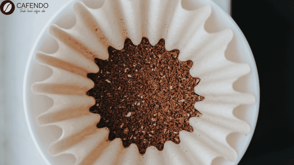 STAGES OF PREPARING AN ESPRESSO - TAMPERING