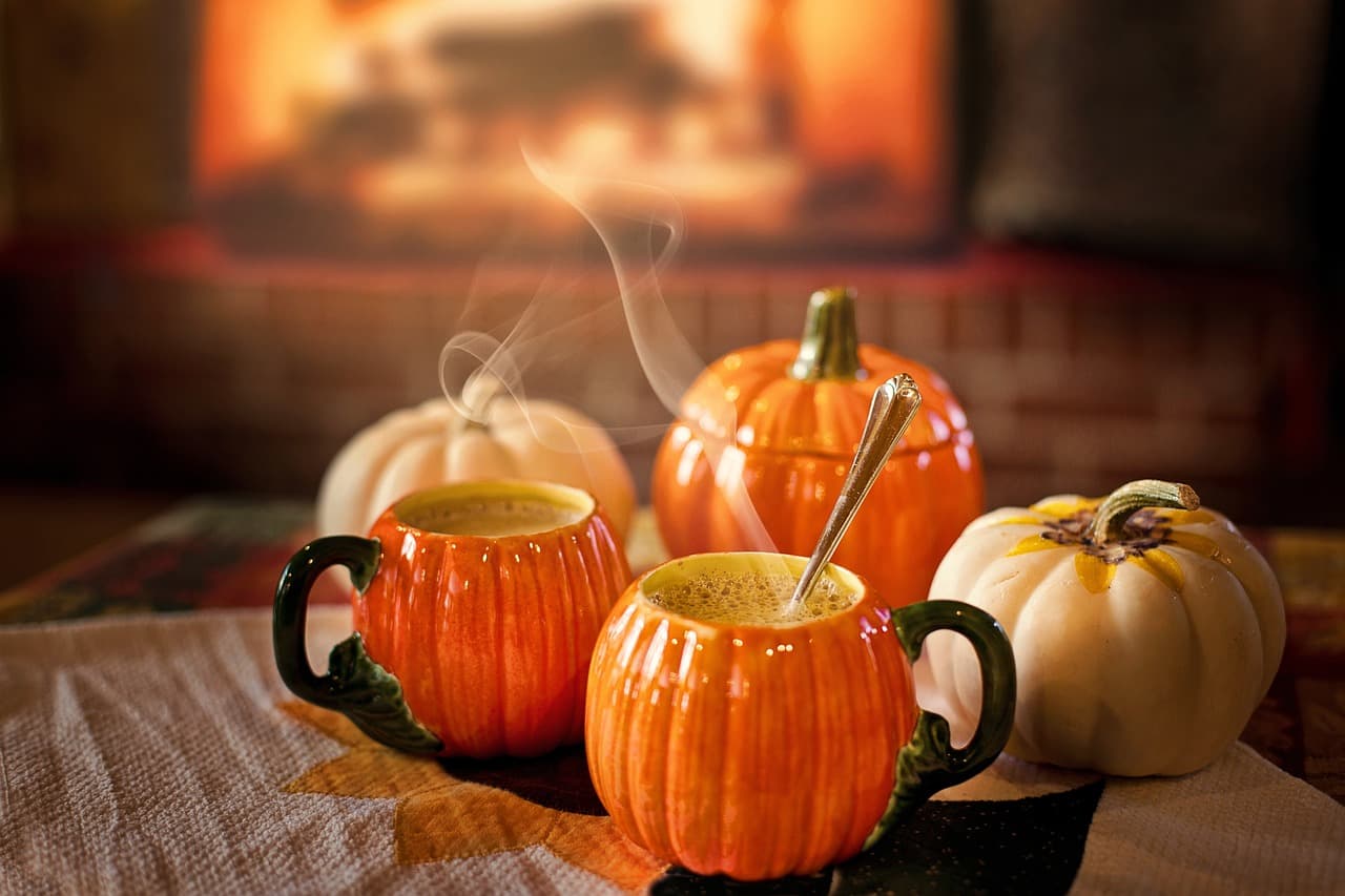 The Ultimate Homemade Pumpkin Spice Latte Recipe - Spice up your Fall